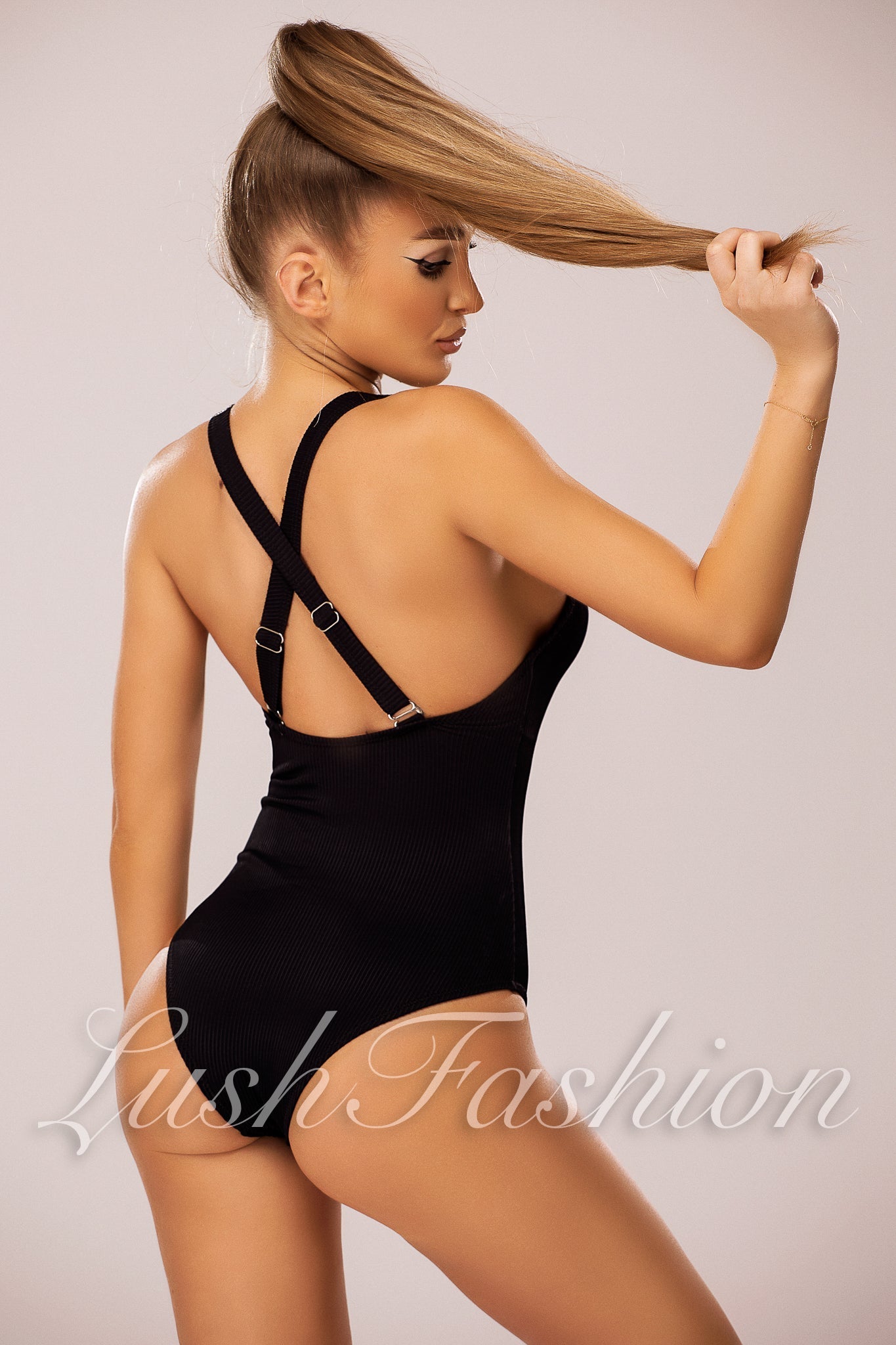 Costum de Baie Intreg Negru Cod : Y08 (019)