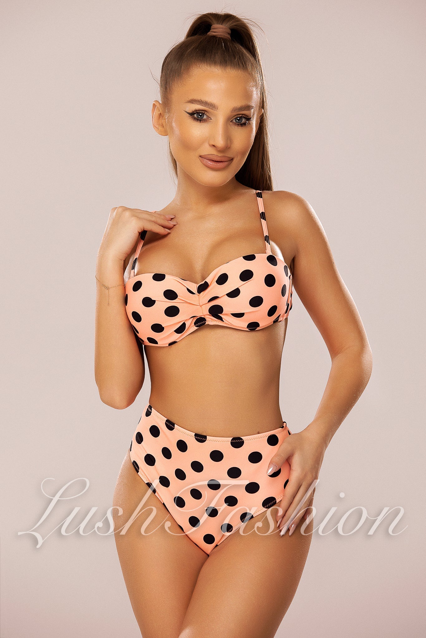 Costum de Baie din Trei  Piese Somon cu Buline Cod : F60 (04)