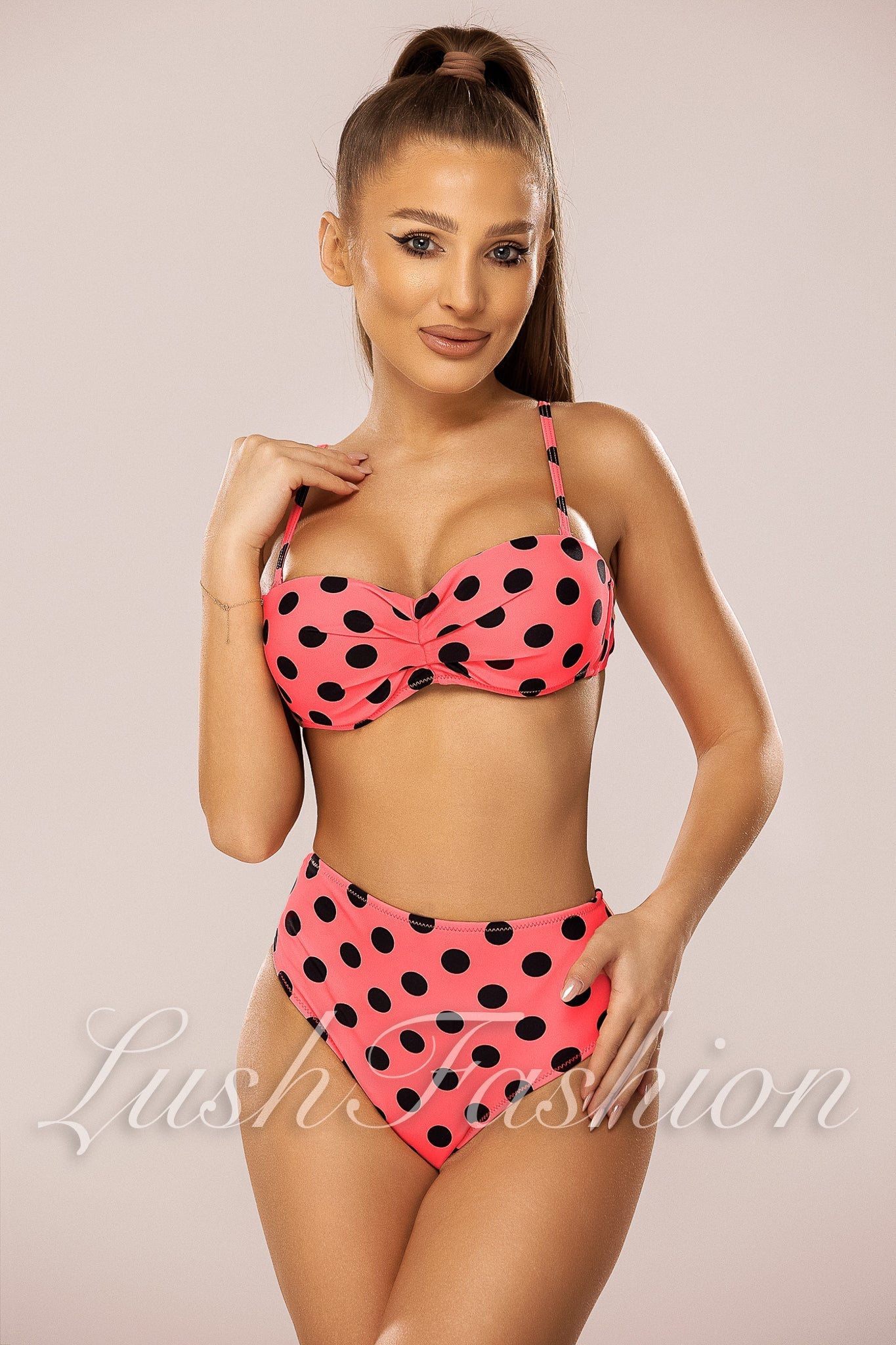 Costum de Baie din Trei Piese Corai cu Buline Cod : F60 (04)