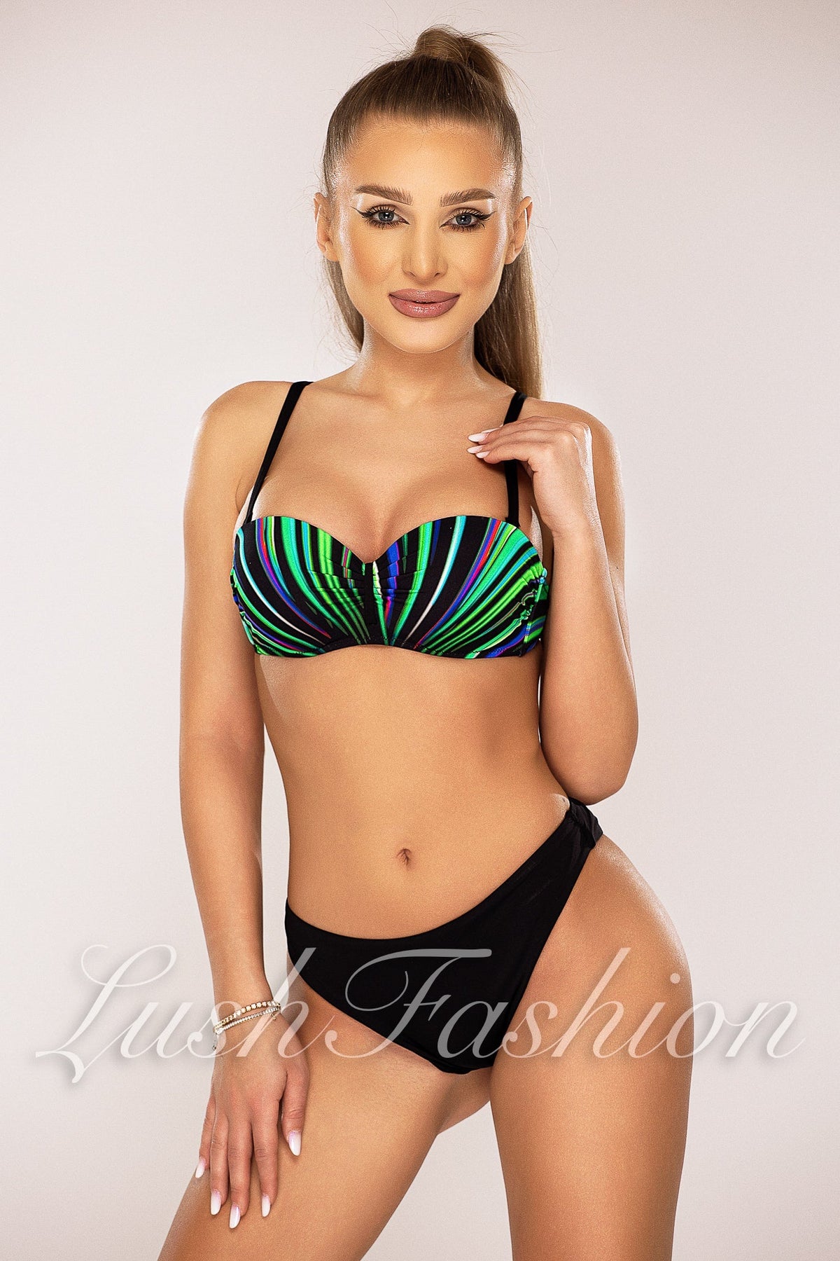 Costum de Baie din Doua Piese Negru cu Verde Cod : 22785 (055)