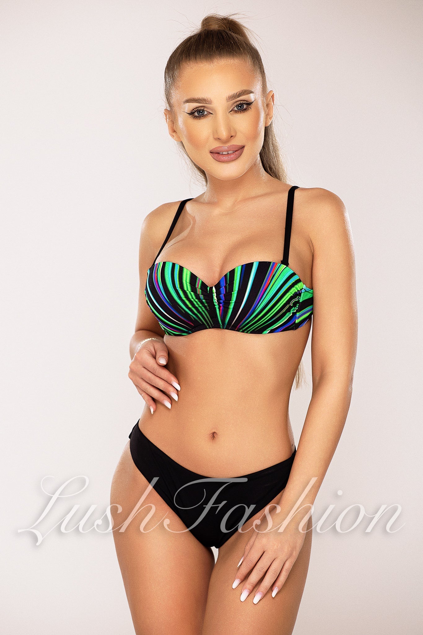 Costum de Baie din Doua Piese Negru cu Verde Cod : 22785 (055)